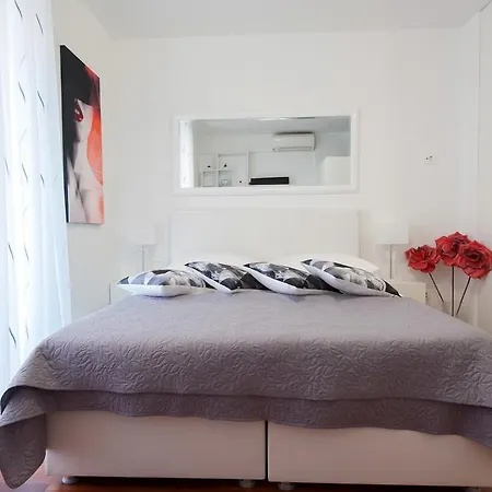 Mare Apartment *