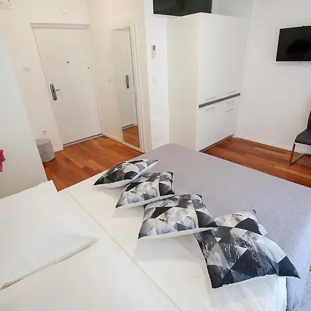 Mare Apartment *